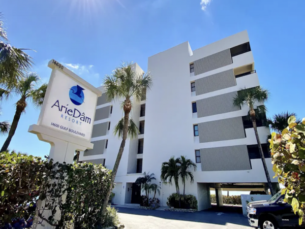 On Beach Vacation Condo in Madeira Beach